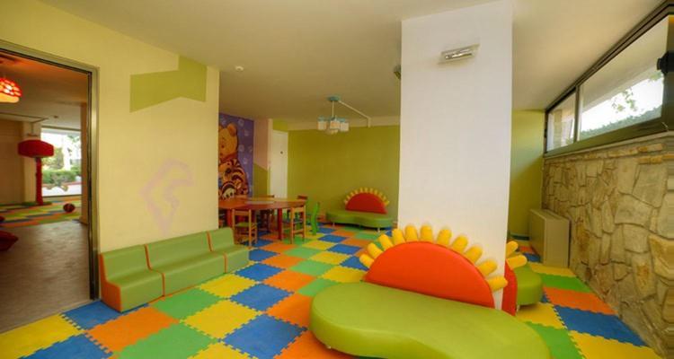 Jasmine Court Hotel 키레니아 외부 사진