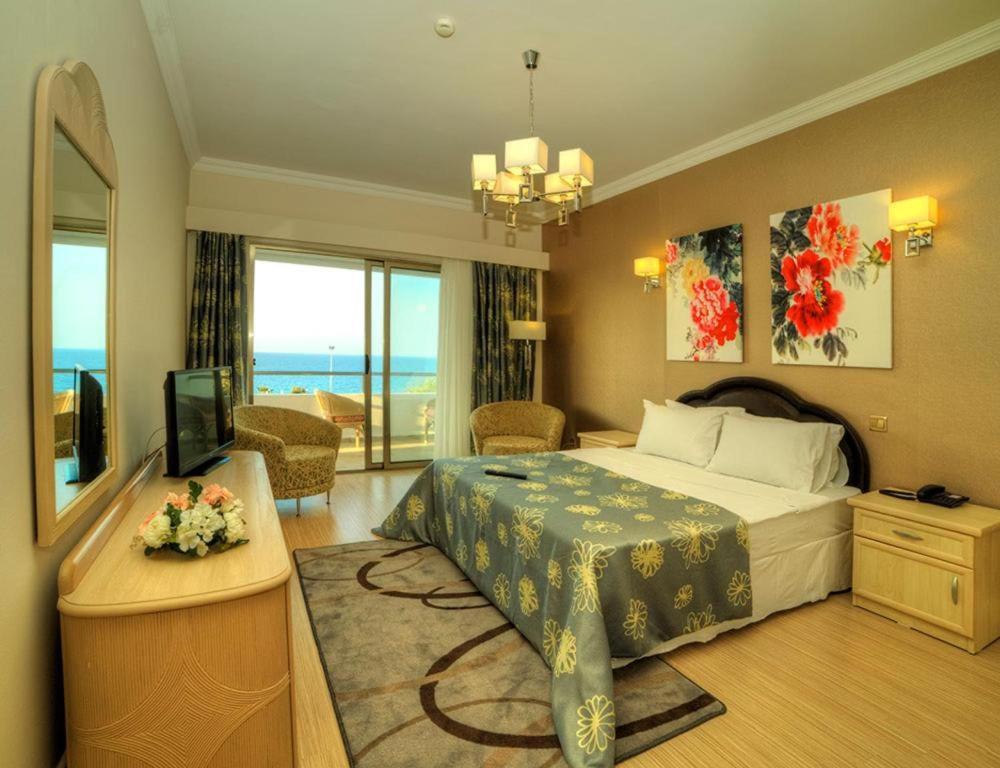 Jasmine Court Hotel 키레니아 외부 사진