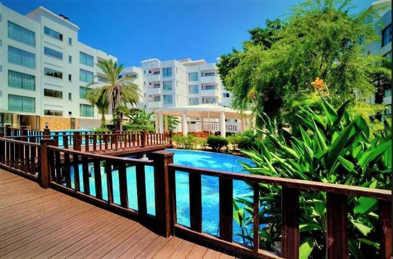 Jasmine Court Hotel 키레니아 외부 사진